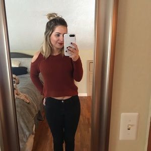 Super cute! Crop top sweater